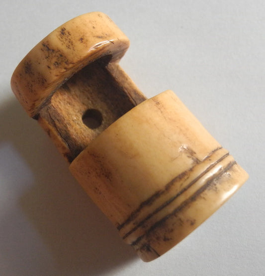 Japanese antique Accessory Netsuke Flower vase Edo era Deer Horn Ojime